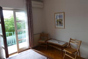 Schlafzimmer 2, mit Südost-Balkon