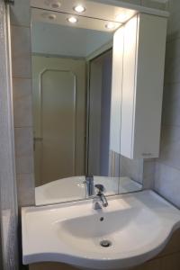 Bad mit Wanne/Dusche und WC